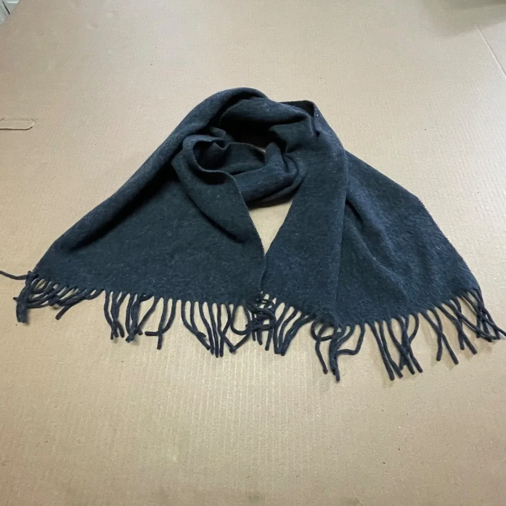 Vintage Gap Gray Wool Scarf w/Fringe Made in Italy 62